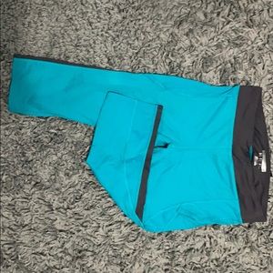 Forever 21 knee Capri leggings